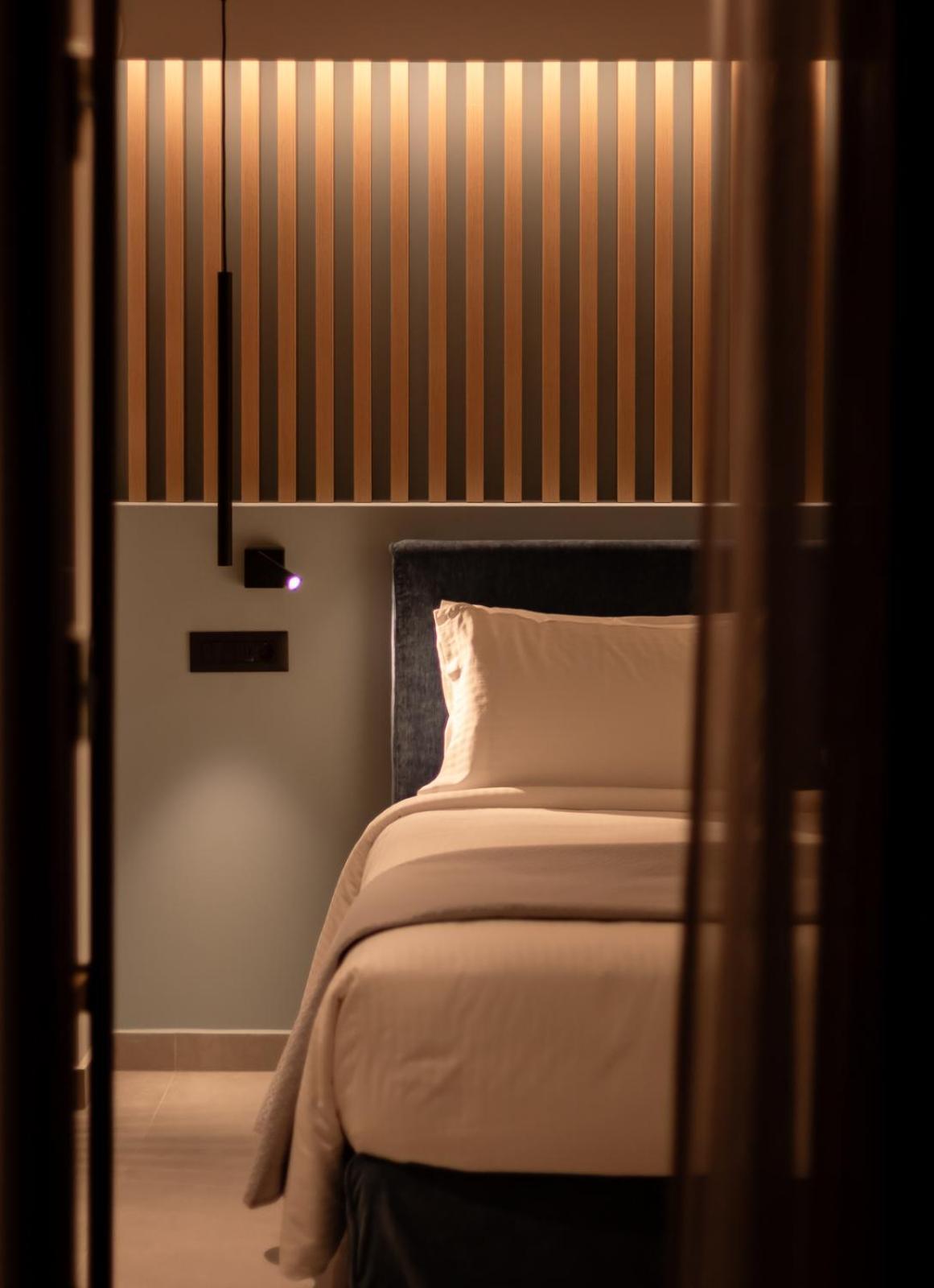 הרסוניסוס Orama Luxury Suite 3 Bedrooms With Private Pool מראה חיצוני תמונה